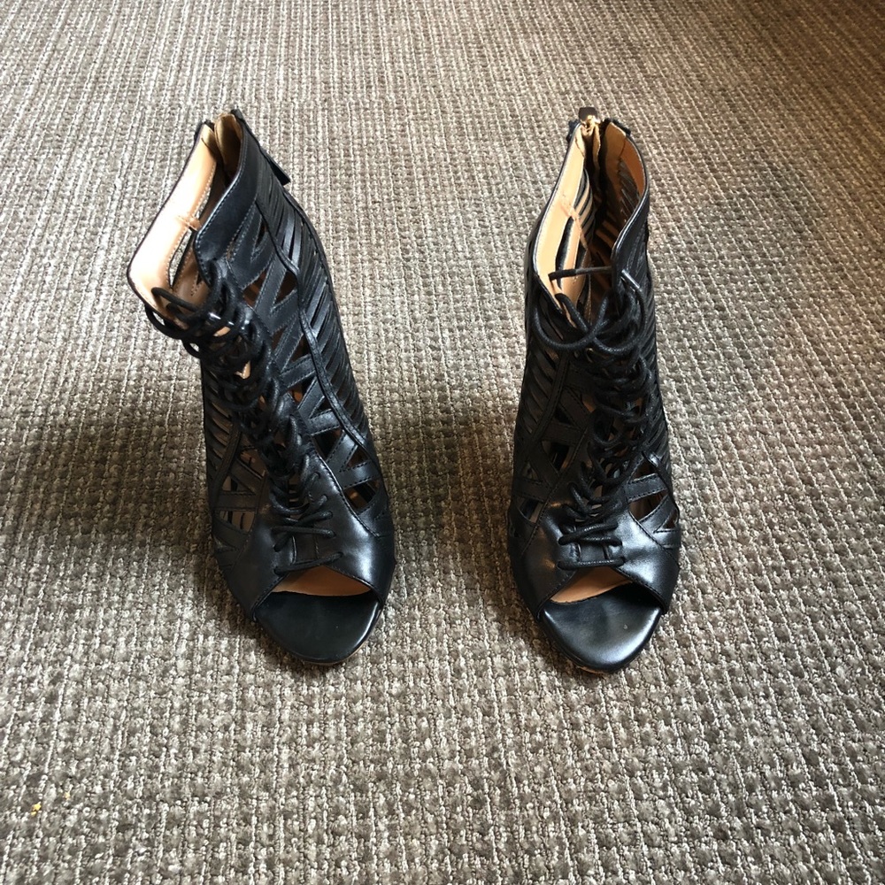 Nine West women’s shoes - Size 6 - Excellent Cond